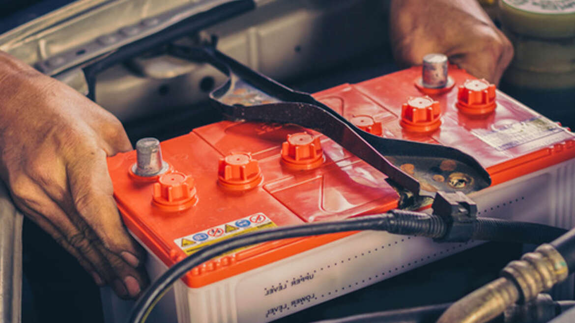 ¿Qué hacer si te quedas sin batería en el coche?